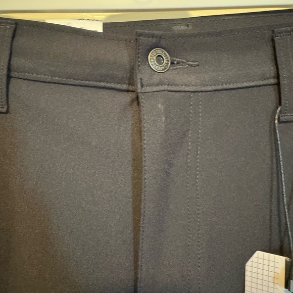 Levi's Classic Black Dress Pants for Men 38X32 BRAND New - Picture 2 of 6